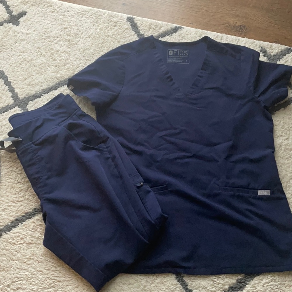 Navy Figs Scrub Set